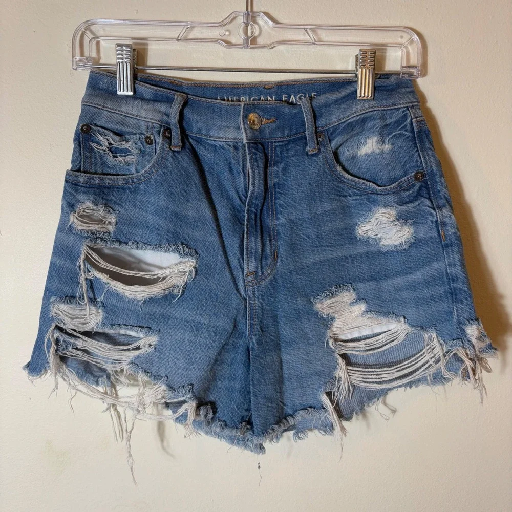 American Eagle Highest Rise Boyfriend Denim Shorts‎ Distressed Size 2